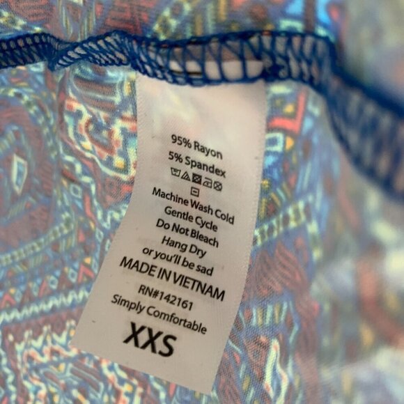 Lularoe Irma Half Sleeve Tunic High Low Polyester Blend Sz XXS Blue Red Diamond - Picture 6 of 7